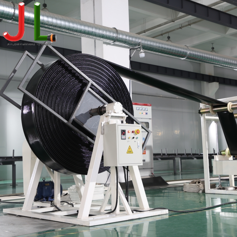 ท่อระบายน้ำเสริมใย TPU สามชั้น: ซับใน, ฝาครอบด้านนอก & ผ้าความดื้อรั้นสูง